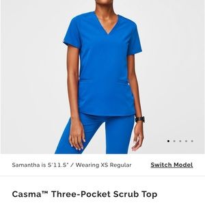 Women figs casma three pocket scrub top